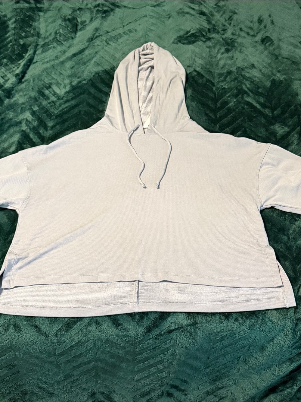 Fabletics Ashley Tee Hoodie- Cropped Lightweight Tee Hoodie- Light Gray - Medium